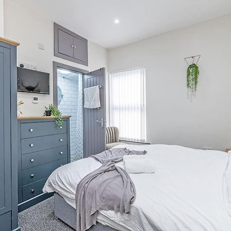 3 Bedroom Holiday House Liverpool Exterior photo
